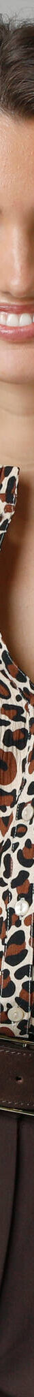 Chemisier imprimé léopard, détails de smocks (caramel / noir) Chemisier imprimé léopard, détails de smocks (caramel / noir)
